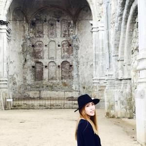 Meet your Posher, Esther